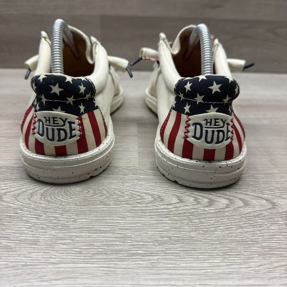Hey Dude Wally Americana Stars Shoes Slip On Comfort White Size 8 Mens USA MINT